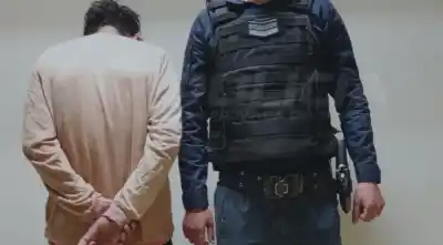 Escuchó ruidos en la madrugada y descubrió que le robaban: el ladrón ya está detenido