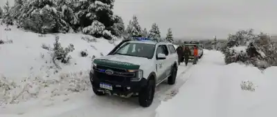 Aislados por la nieve: el dramático rescate de una familia que llevaba días sin luz ni calefacción en Bariloche