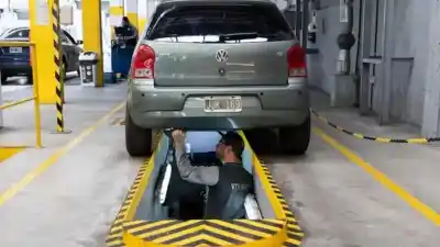 Adiós a las plantas oficiales: el Gobierno habilitó talleres privados para la VTV