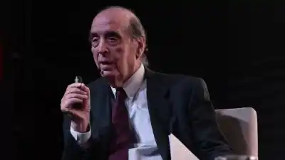 El economista que más escucha Milei encendió las alarmas: ¿se viene una corrida cambiaria?