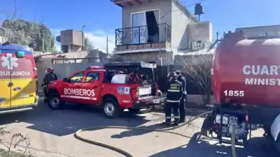 El dramático rescate en La Favorita: dos mujeres y dos bebés atrapados entre las llamas