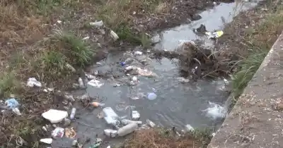 El drama de calle Brántiz: un año después, el arroyo El Molino sigue ganando terreno