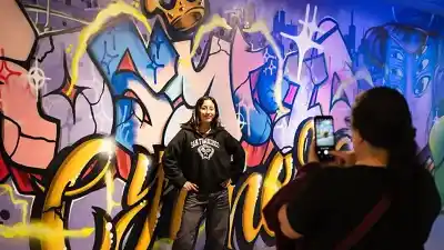 Ciudad Hip Hop: las escuelas ya pueden recorrer la muestra en el Fontanarrosa