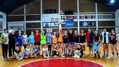 Las chicas de Corrientes debutan en el Argentino de Federaciones: ¿podrán quedarse con el primer puesto?
