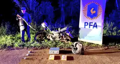 Huyó a toda velocidad por la selva y abandonó una mochila: el contenido dejó helados a los federales