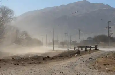 Alerta amarilla en Tucumán: el viento Zonda azota Tafí del Valle y las zonas de montaña