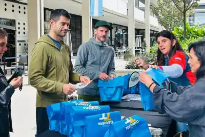 Corredores de todo el país ya retiran sus kits para la Carrera TT by Paco García: ¿qué falta para la largada?