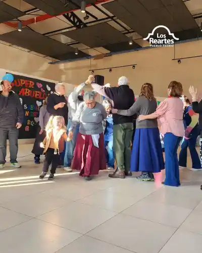 El emotivo festejo por el Día de los Abuelos que reunió a toda una comunidad