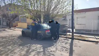 Un machete, una balanza y marihuana: así cayó un hombre en una plaza de La Rioja