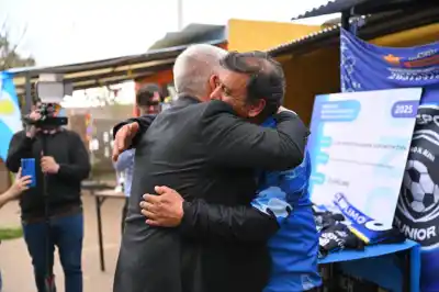 El sueño cumplido del Club Deportivo Junior: Poggi los visitó tras obtener la personería jurídica