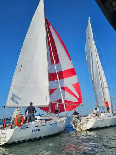 La regata más larga del mundo vuelve a unir Paraguay y Corrientes: ¿qué se sabe de la edición 2026?