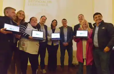 El programa TecnoPresente llegó a Punilla: 102 netbooks para siete escuelas del norte cordobés