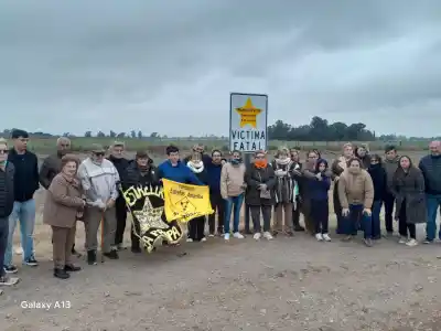 Colocaron una nueva Estrella Amarilla en la Ruta Provincial 1 y el emotivo homenaje que conmovió a todos