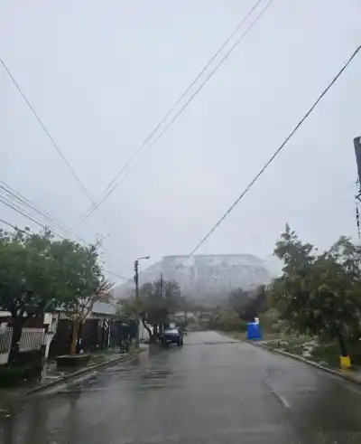 Alerta amarilla en Comodoro: el mal tiempo no da tregua y vuelve con lluvias y nevadas