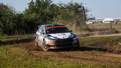 ¿Quién frena a Miguel Baldoni? El piloto que domina el Rally del Jaaukanigás
