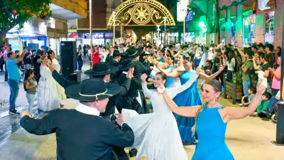Un cierre a puro ritmo: así celebró Santiago el aniversario de la Madre de Ciudades