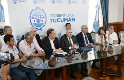 Firma clave en Casa de Gobierno: el acuerdo que despeja la incertidumbre en las escuelas tucumanas