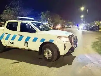 Murió al impactar contra un poste: buscan a los ocupantes de otra moto que habría provocado el siniestro