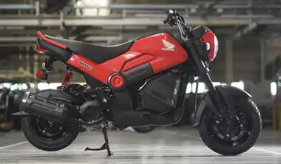¿Cuánto vale la moto urbana que todos quieren? El precio que sorprende en febrero
