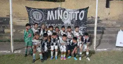 La escuela de fútbol que rescata chicos de la calle y les cambia la vida en Guaymallén