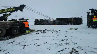 Volcó un camión cisterna cerca de Río Mayo: el operativo que sorprendió en plena nevada