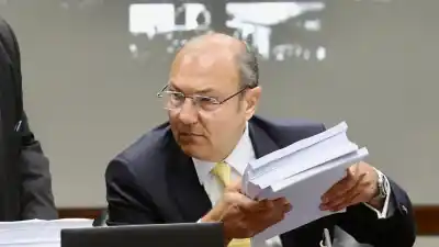 Coimas, chats borrados y fueros: la nueva acusación que complica al juez Salmain