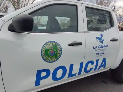 Incendio intencional en barrio Pueblos Originarios: qué encontraron los bomberos en el Citroën C3