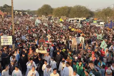 El monte santiagueño vibró: la procesión de la Virgen de Huachana que reunió a miles