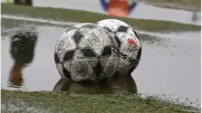 Lluvias imparable: la Liga Santafesina frena todo y solo un partido resiste