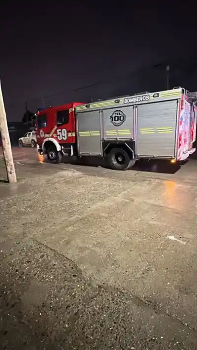 Incendio en una vivienda de Comodoro: el dueño se enteró del fuego mientras trabajaba