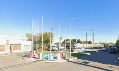 Disparo mortal a la salida de un pub: el acusado huyó y terminó estrellado contra una rotonda