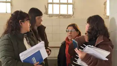 IPET 49: avanza el proyecto para renovar los baños y la comunidad educativa celebra