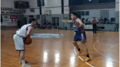 Regatas Coronda sorprendió en Esperanza y se quedó con el duelo ante Almagro B
