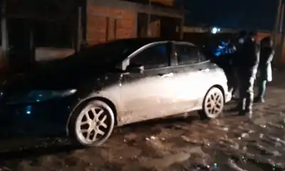 El operativo nocturno que terminó con un auto secuestrado en plena calle de Trelew