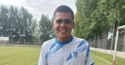 Tragedia en San Rafael: un joven futbolista de 18 años murió tras un violento choque en moto