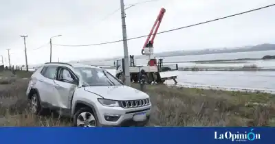 Una camioneta chocó un poste en la costanera y dejó sin luz a medio Río Gallegos: ahora deberá pagar todos los gastos