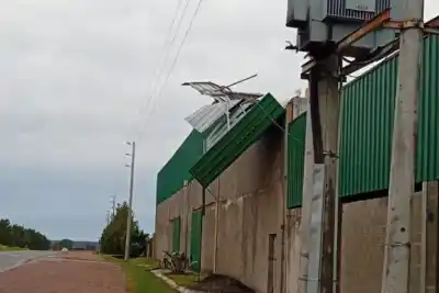El vendaval que azotó Entre Ríos dejó un saldo crítico: evacuados y destrozos en varias localidades