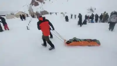 El viento blanco acecha: evacúan a 200 turistas en Puente del Inca
