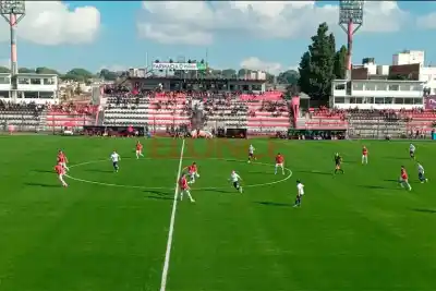 Patronato se impone 3-1 a Quilmes y suma aire en la pelea por la permanencia