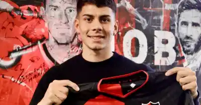 Lucas Gómez: la nueva cara que refuerza el mediocampo de Newell's