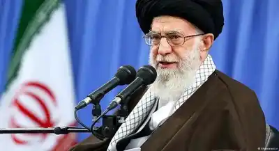 Trump asegura que el líder supremo de Irán murió en los bombardeos: el mundo en vilo
