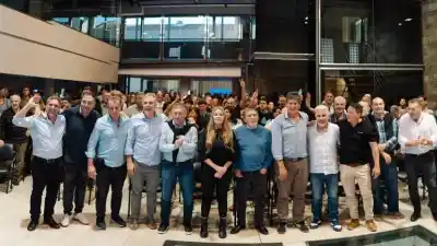 Más de 200 referentes lanzaron RAÍS: el nuevo espacio peronista que busca gobernar Santa Fe desde los territorios