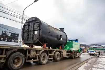 Así trasladan los equipos de la nueva usina por las calles de Ushuaia: qué pasa con el tránsito