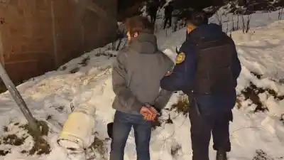 Caminaba con una garrafa robada al hombro y lo atraparon en minutos