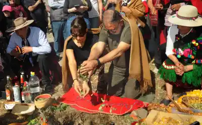 El ritual que paralizó Jujuy: la emotiva ofrenda a la Pachamama que reunió a cientos en el Xibi Xibi