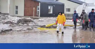 El temporal no da tregua en Santa Cruz: así asisten a las familias en los barrios más afectados