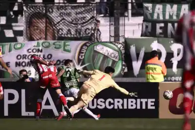 El 1x1 de San Martín: la roja que lo cambió todo y un final con sabor a poco