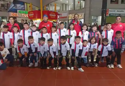 La hazaña de una escuela tucumana que desafió la crisis para llegar a la San Lorenzo Cup