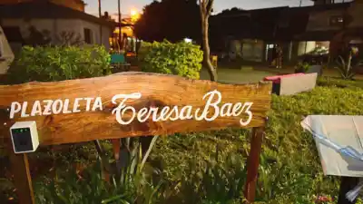 El emotivo homenaje a Teresa Báez: así quedó la nueva plazoleta del barrio Emilio Tomás