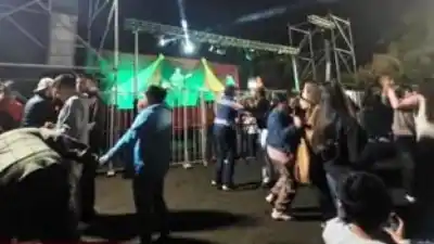 La fiesta patronal que terminó en conmoción: hallaron a un bebé solo entre la multitud